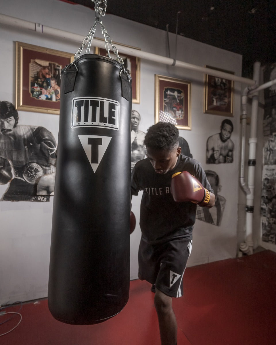 7 Tips On How to Hit the Heavy Bag the Right Way | by Boxing at Home |  Medium